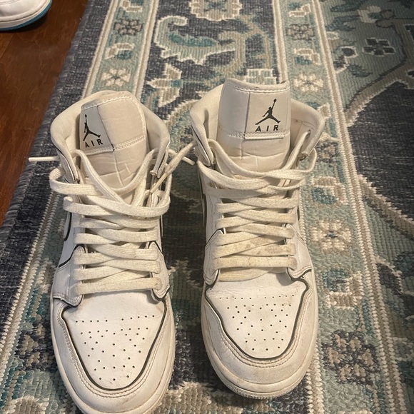 Womens WMNS Air 1 Mid CK6587 100 Iridescent Outline - Picture 3 of 5